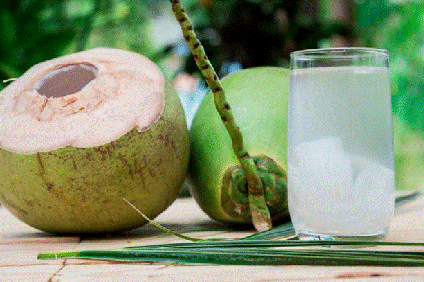 Agua de coco para tu piel